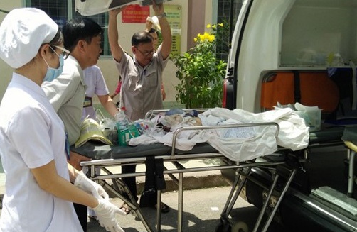 Chau be trong vu thieu song 5 nguoi o Dak Lak da xuat vien hinh anh