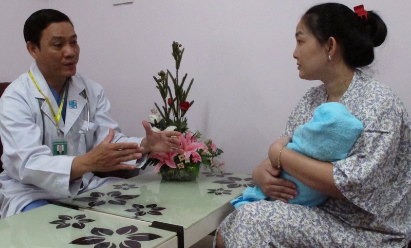 5 ngo nhan cua chi em sau sinh vo tinh hai ca me lan con hinh anh