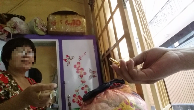 Bán thuốc chuyển giới chui ảnh 1 Ban thuoc chuyen gioi chui anh 1