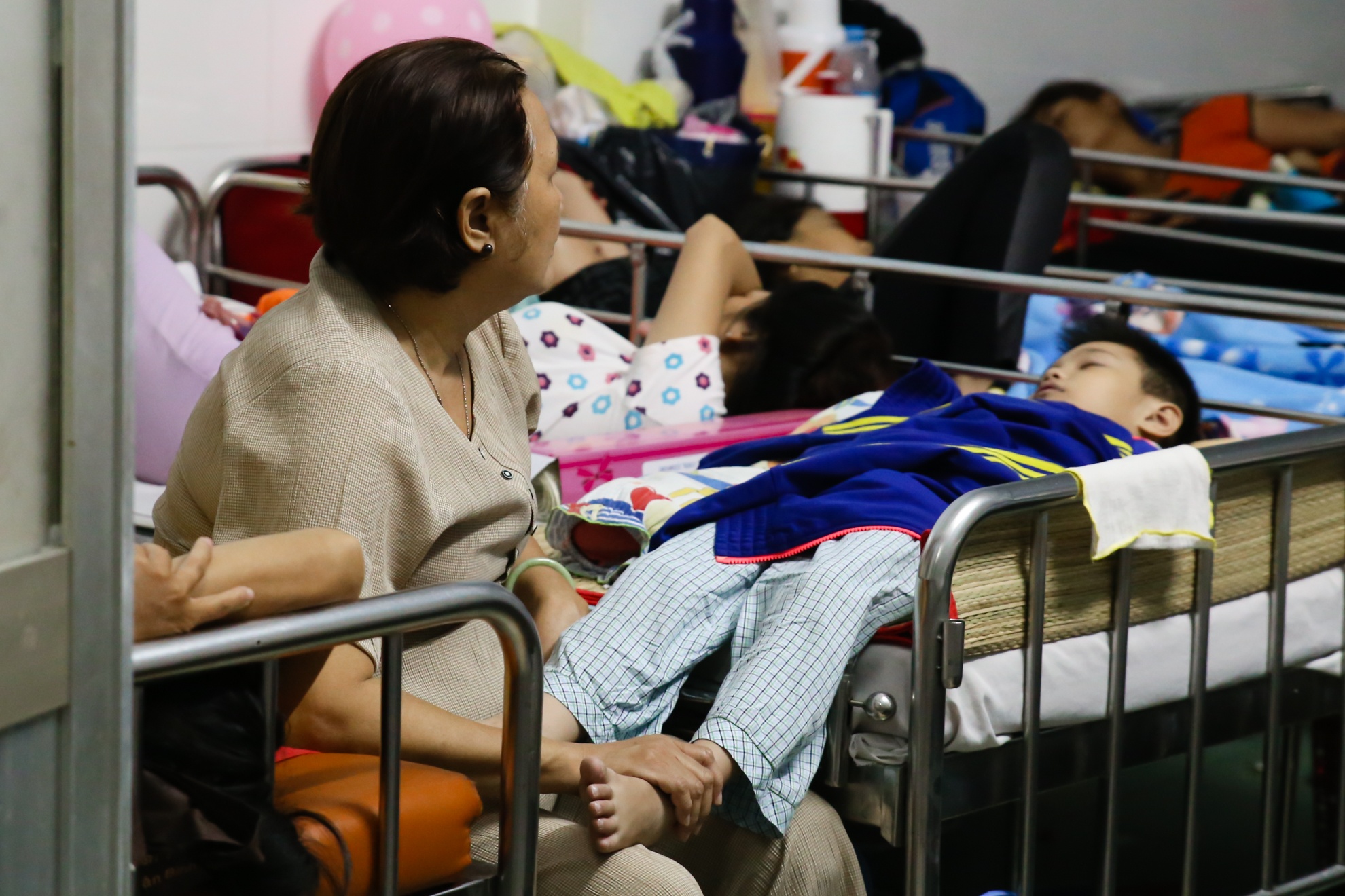 Bi thu Thang tran tro nhieu van de cua nganh y te TP.HCM hinh anh