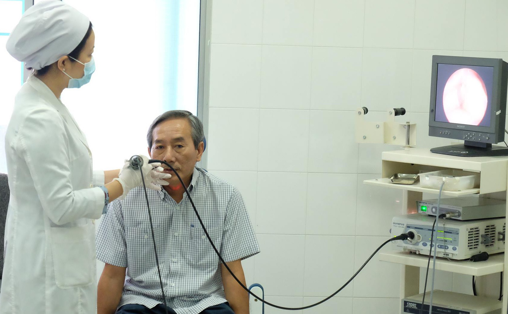 Mổ ung thư bằng laser ảnh 1 Mo ung thu bang laser anh 1