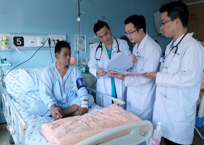 Du khách bị nhồi máu cơ tim ảnh 2 Du khach bi nhoi mau co tim anh 2