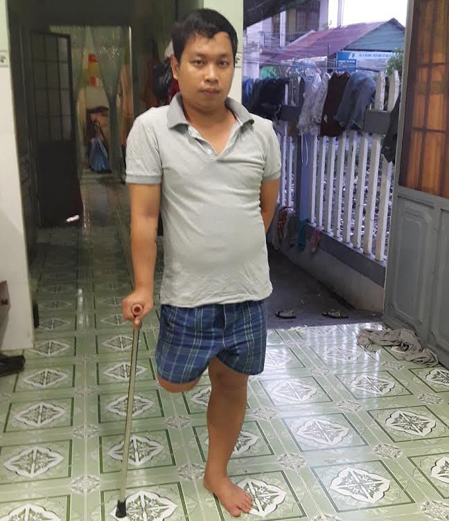 nan nhan cut chan de nghi khoi to bac si anh 1