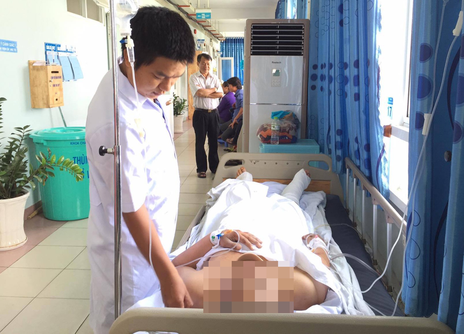Mổ cho công nhân bị sập giàn giáo ảnh 1 Mo cho cong nhan bi sap gian giao anh 1