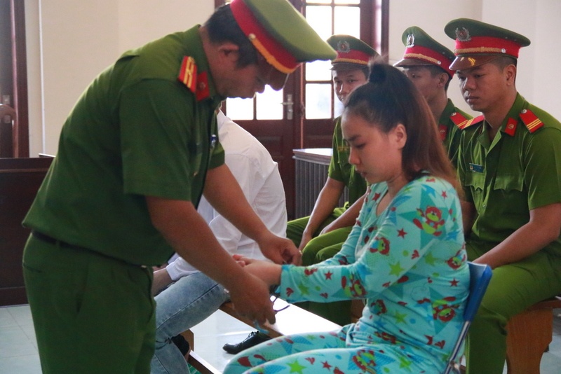 Xu nghi can tat axit anh 1