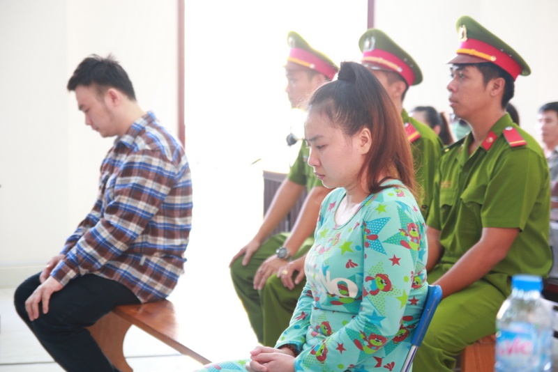 Chu muu thue nguoi tat axit vao nu sinh o Sai Gon phan cung hinh anh