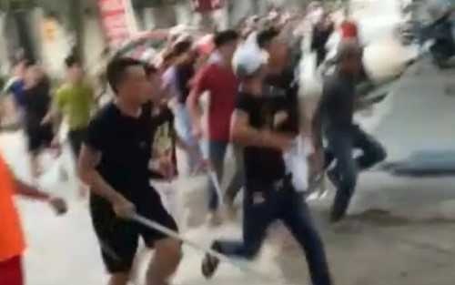 Bang con do o Sai Gon vac ma tau chem 4 nguoi bi thuong hinh anh