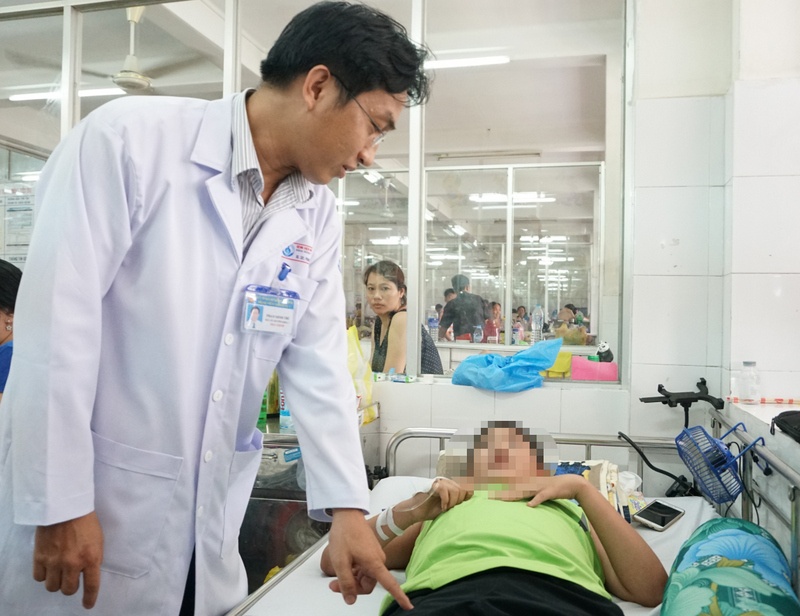 Ung thư máu liệt 2 chân  ảnh 1 Ung thu mau liet 2 chan anh 1