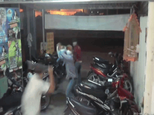 Mang dao di tra thu cho ban bi doi thu dam chet hinh anh