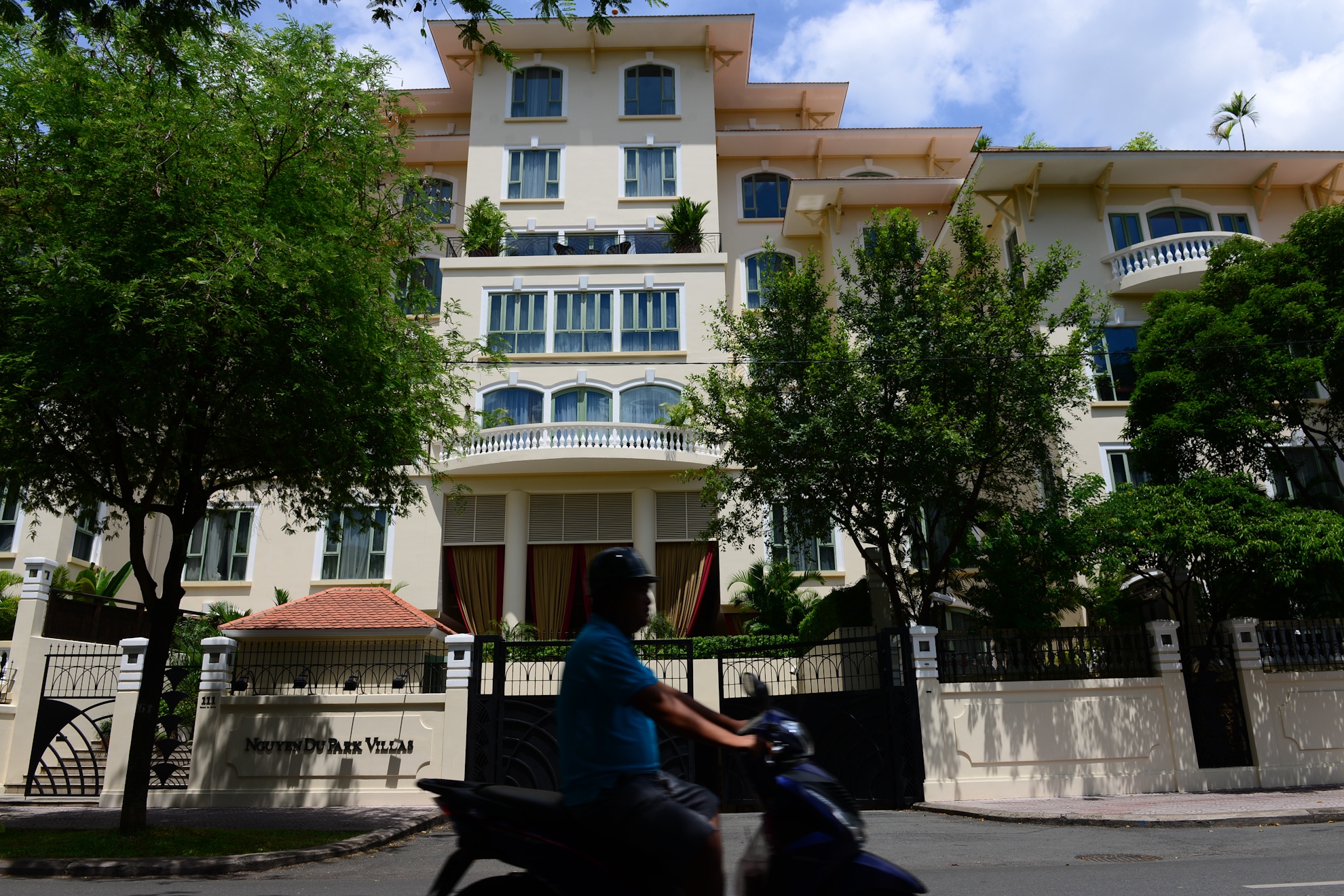 Xuong bao che thuoc lac dat trong biet thu o Sai Gon cua Hoang 'beo' hinh anh