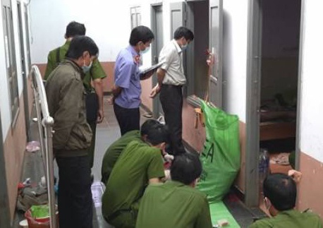 Chong cua nan nhan nghi bi sat hai o Sai Gon uong thuoc tu tu hinh anh