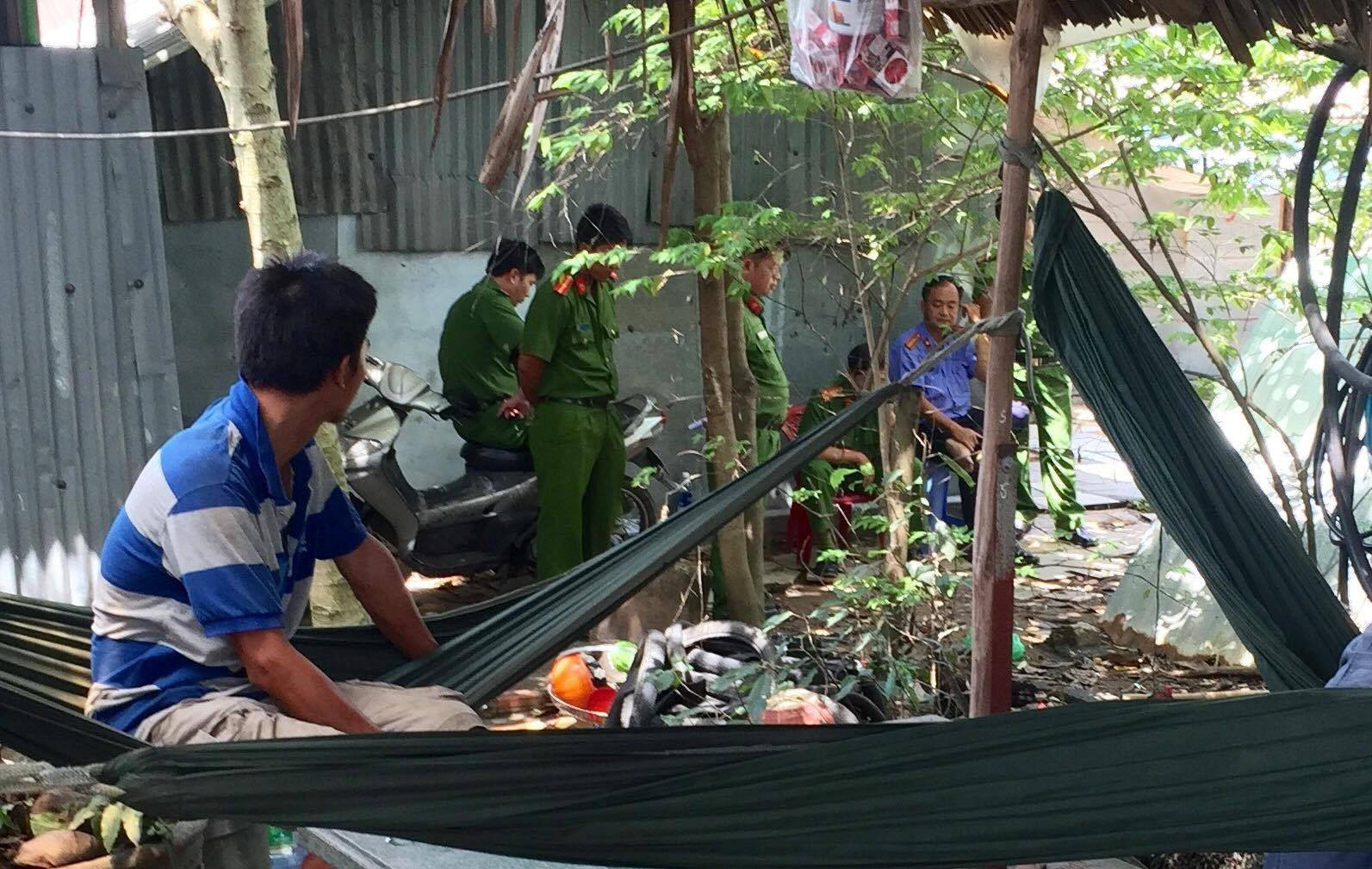 Xac dinh nguyen nhan nguoi dan ong chet trong tu the bit mieng hinh anh