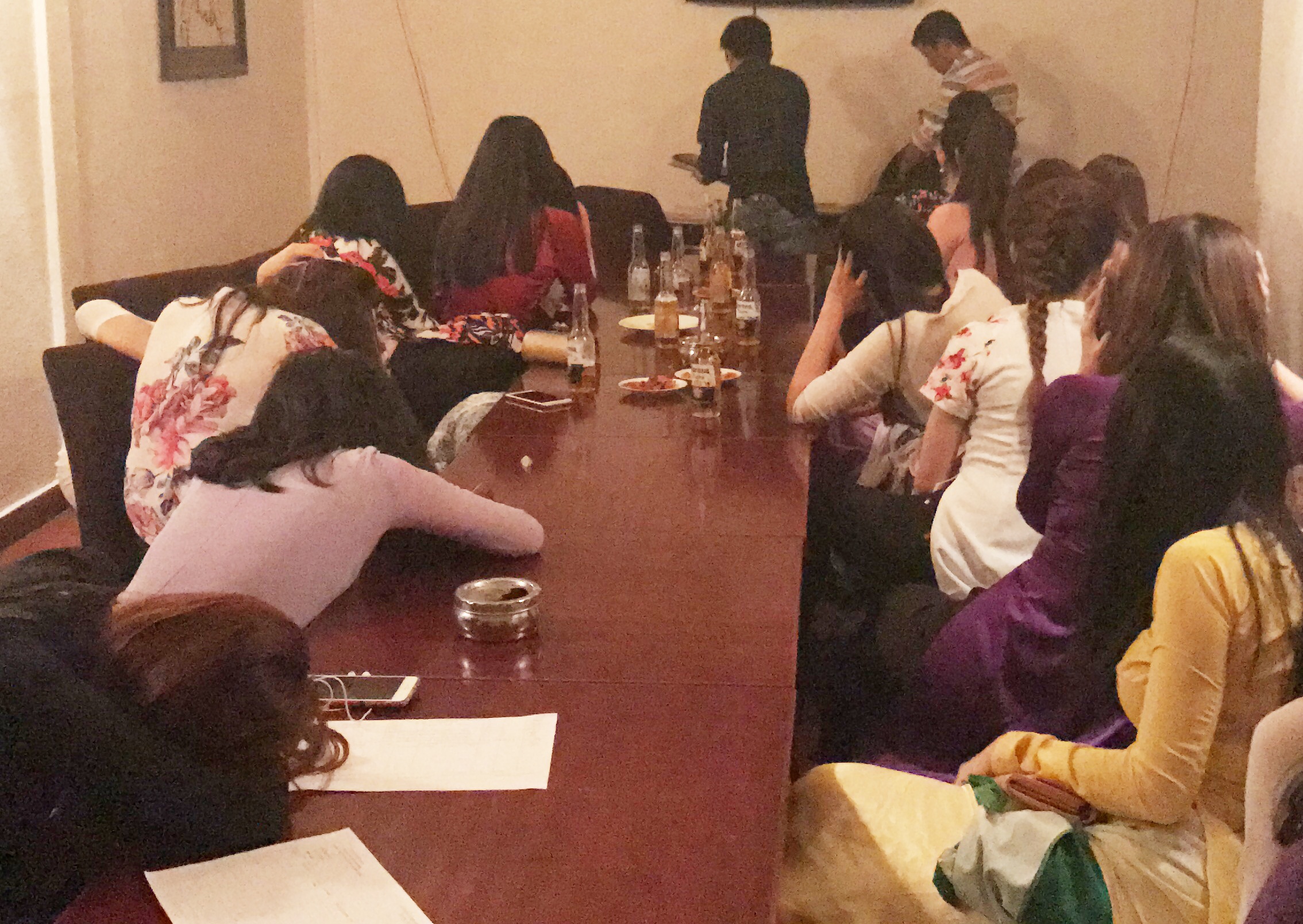 Đột kích quán bar ở Sài Gòn ảnh 1 Dot kich quan bar o Sai Gon anh 1