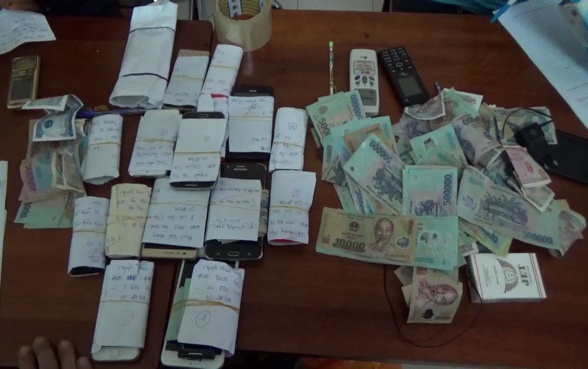 'Nu quai' o Sai Gon cam dau duong day ca do qua mang hinh anh