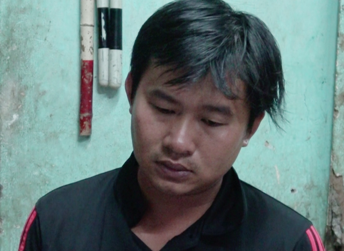 Mang súng đi bán  ảnh 1 Mang sung di ban anh 1