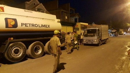 Hút trộm xăng  ảnh 1 Hut trom xang anh 1