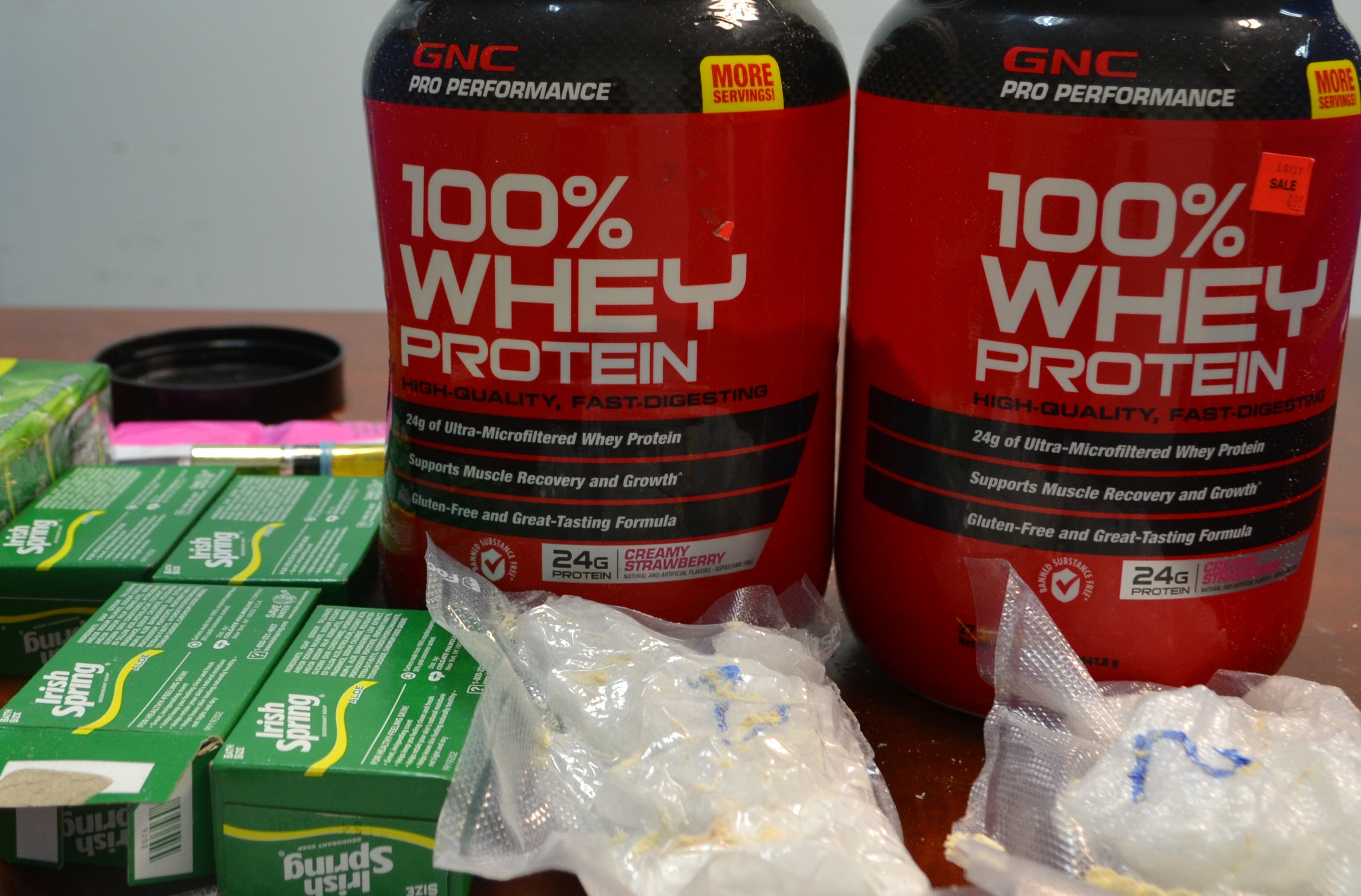 Bat nu hanh khach mang ma tuy tu My ve Sai Gon hinh anh