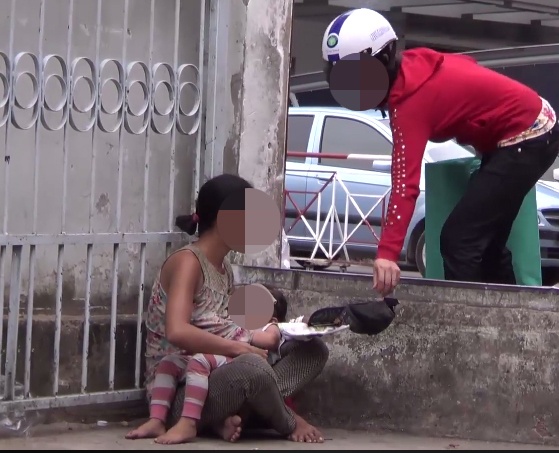 Mẹ tiêm chất gây nghiện vào con ảnh 1 Me tiem chat gay nghien vao con anh 1