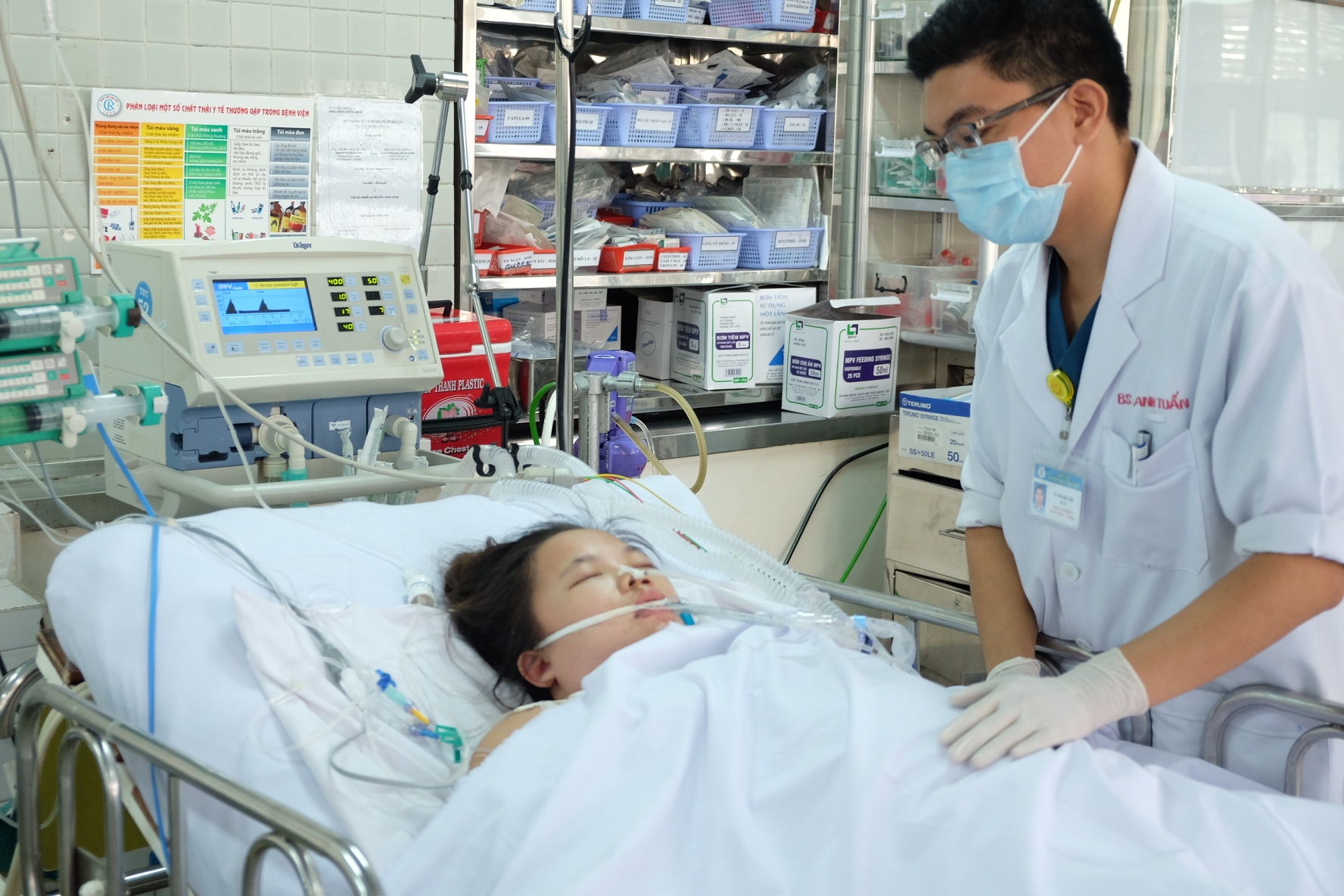 Me nguy kich, con chet luu vi mac phai hoi chung nguy hiem hinh anh