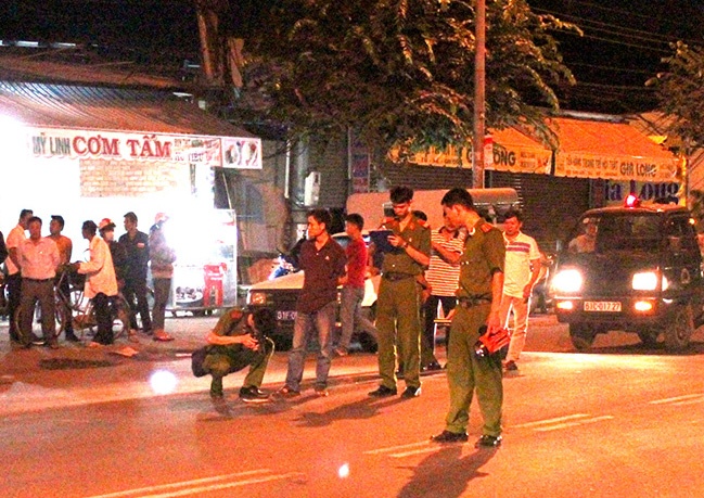 Nguoi dan ong bi dam chet khi di doi no hinh anh