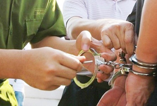 Doa tung clip ‘nong’, tong tien ban tinh doi chia tay hinh anh