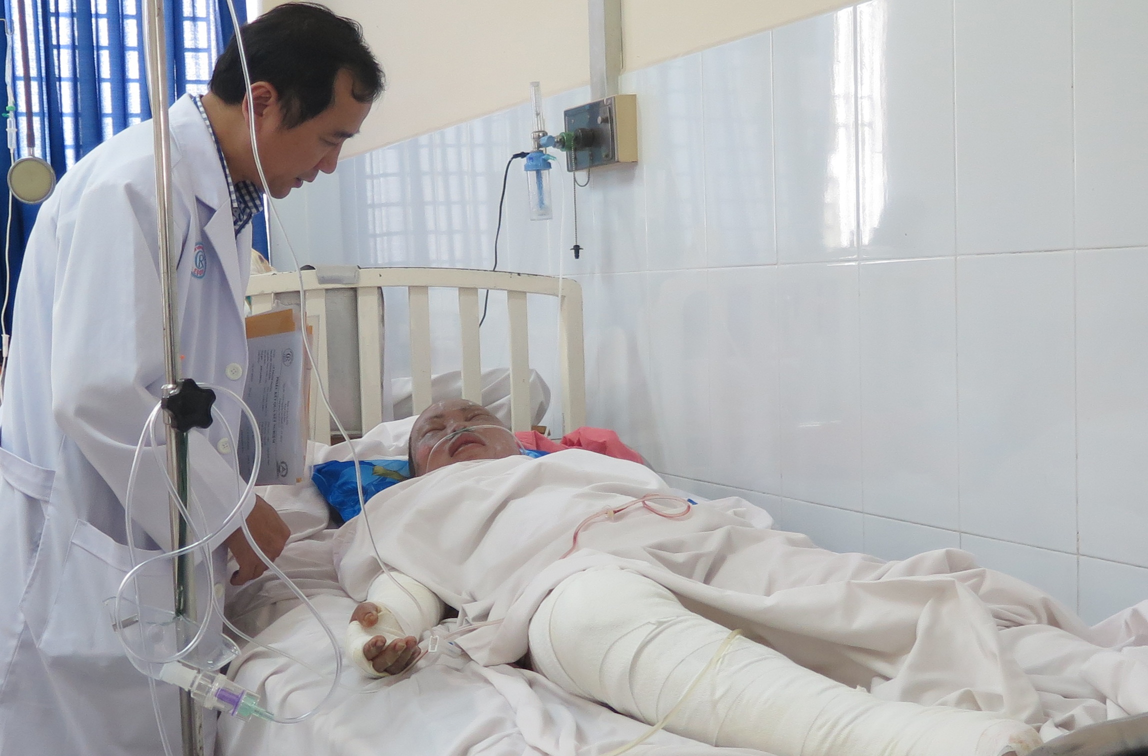 Nguoi chong trong vu no ham cau o Binh Duong nguy kich hinh anh