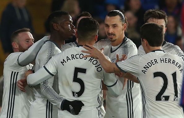 Ibra va Pogba thua nhan ban thang cua MU khong hop le hinh anh