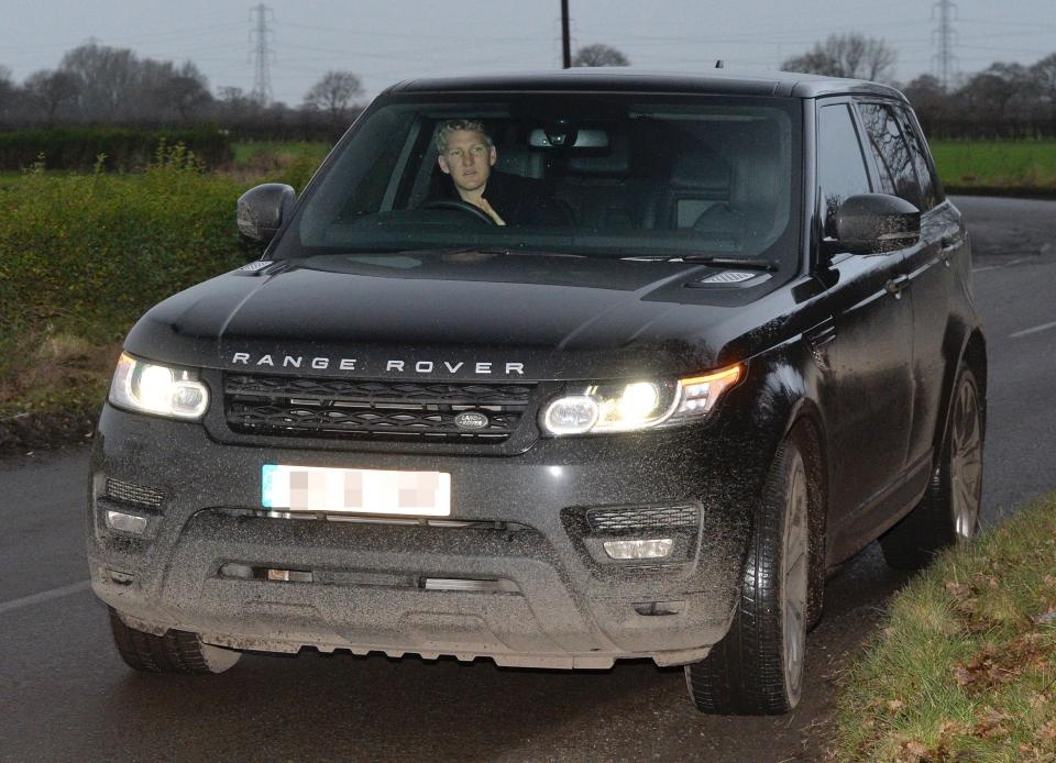 Schweinsteiger bo tap,  chuan bi roi MU? anh 1