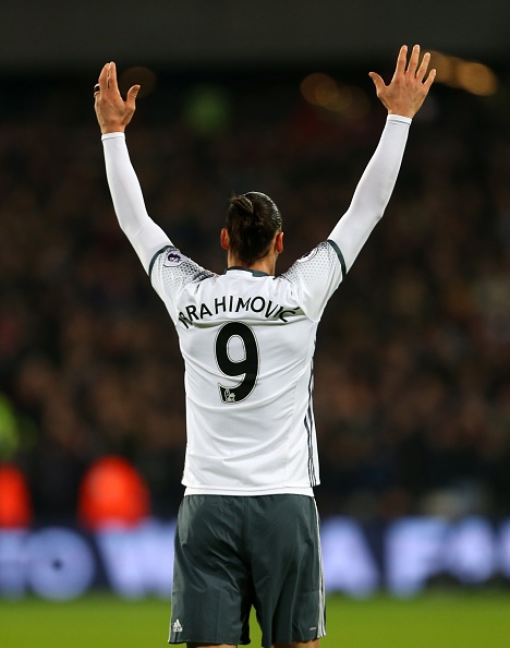 West Ham 0-2 Man Utd: Quỷ đỏ có cầu thủ thứ 13 ảnh 2 West Ham 0-2 Man Utd: Quy do co cau thu thu 13 anh 2