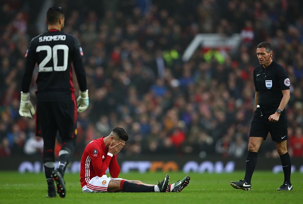 Man Utd tra gia dat o tran thang Reading hinh anh