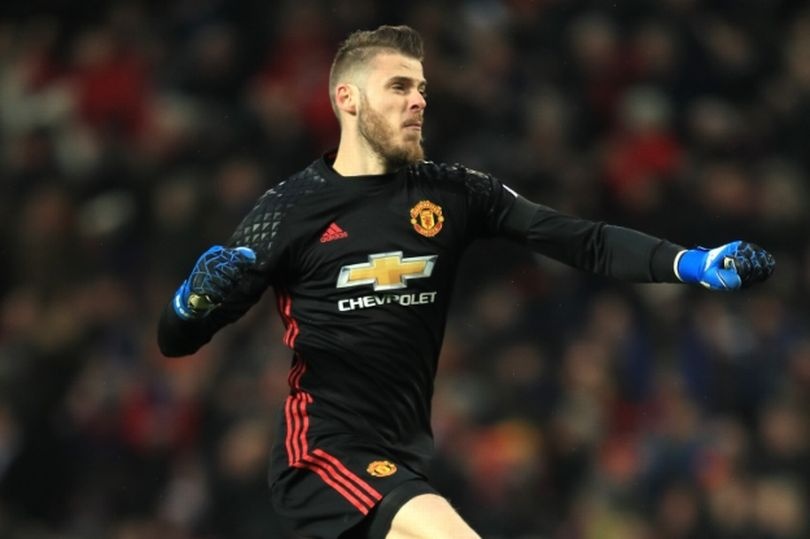 MU giu chan De Gea voi luong 300.000 bang moi tuan hinh anh