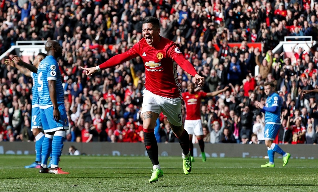 Can canh nhung tinh huong ‘an mieng tra mieng’ cua Ibra va Tyrone Mings anh 7