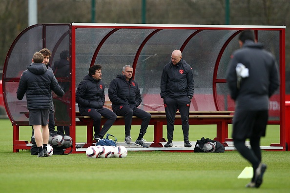 Mourinho cai nhau voi tro ly truoc tran dai chien voi Rostov anh 1