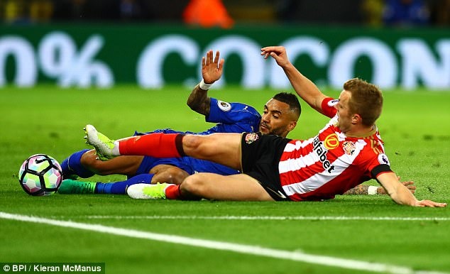 Vardy tiep tuc ghi ban,  Leicester chon vui hy vong cua Sunderland anh 13