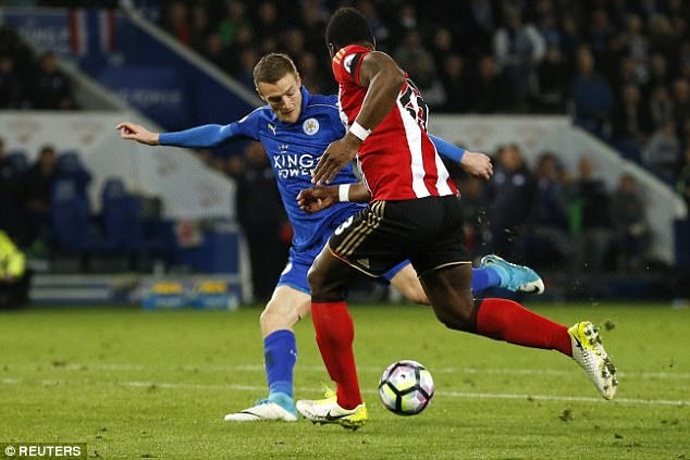 Vardy tiep tuc ghi ban,  Leicester chon vui hy vong cua Sunderland anh 6