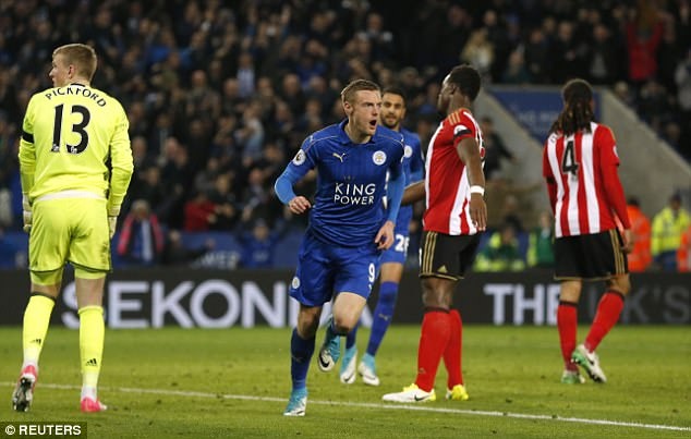 Vardy tiep tuc ghi ban, Leicester chon vui hy vong cua Sunderland hinh anh