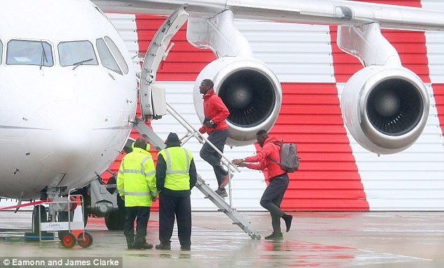 Pogba phan khich cong Fosu-Mensah truoc chuyen hanh quan den Anderlecht anh 2