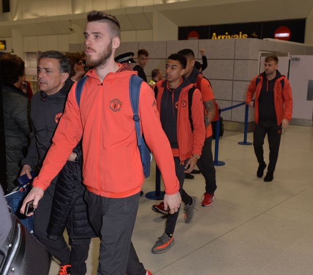Các ngôi sao Man Utd rầu rĩ trở về sau trận hòa với Anderlecht ảnh 10 Cac ngoi sao Man Utd rau ri tro ve sau tran hoa voi Anderlecht anh 10