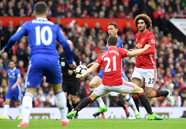 Trong tai sai lam khi cong nhan ban mo ty so cua Man Utd hinh anh