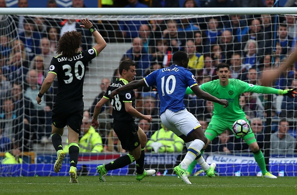 Pedro lap sieu pham,  Chelsea tien sat ngoi vo dich anh 3