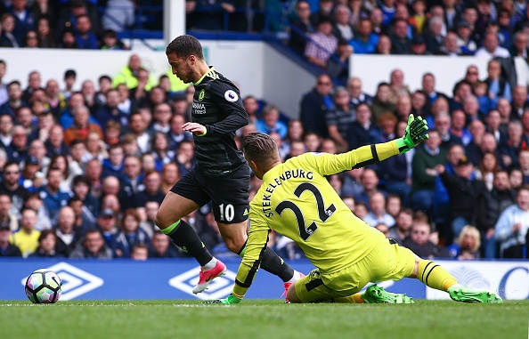 Pedro lap sieu pham,  Chelsea tien sat ngoi vo dich anh 4