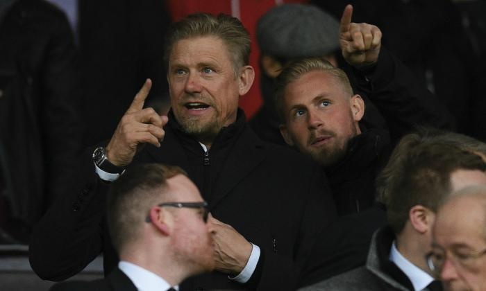 Fan MU phan doi doi bong mua Kasper Schmeichel anh 1