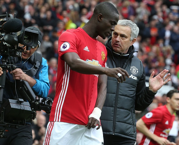 Eric Bailly 'bat' lenh cam cua Mourinho hinh anh