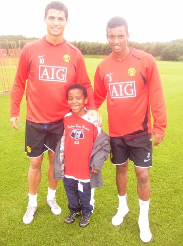 Em ho Nani xuat sac gianh giai thuong Jimmy Murphy cua Man Utd anh 3