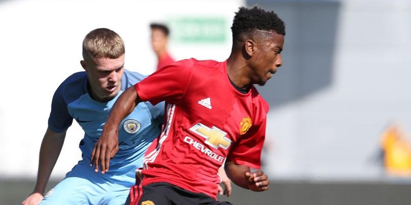 Em ho Nani xuat sac gianh giai thuong Jimmy Murphy cua Man Utd anh 4