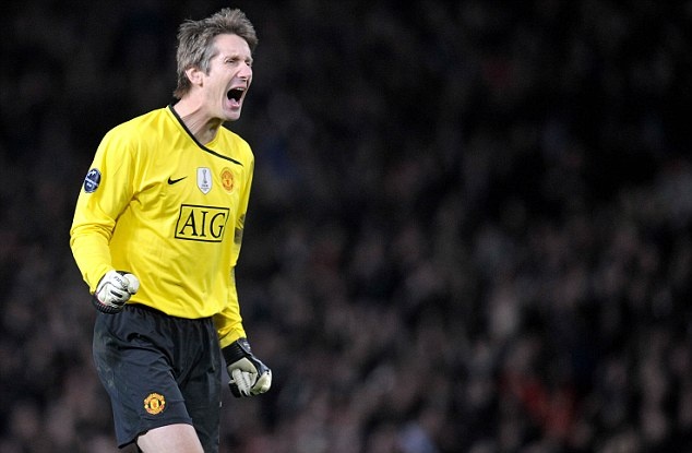 Giam doc cua Ajax ung ho Romero bat tran chung ket Europa League anh 1