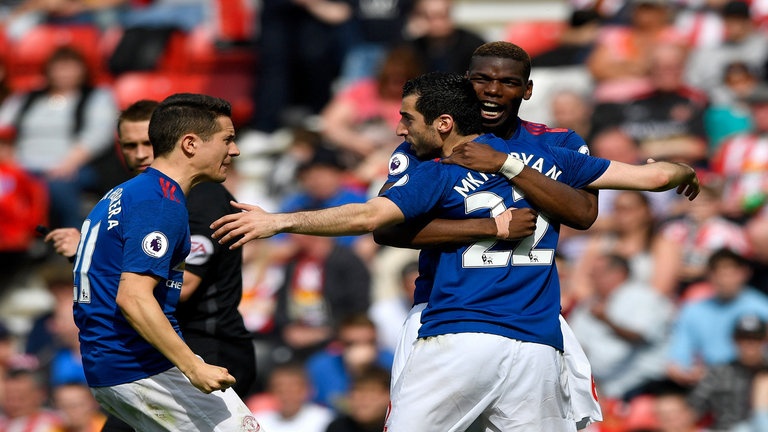 UEFA tang cuong an ninh bao ve tran Man Utd - Ajax anh 11