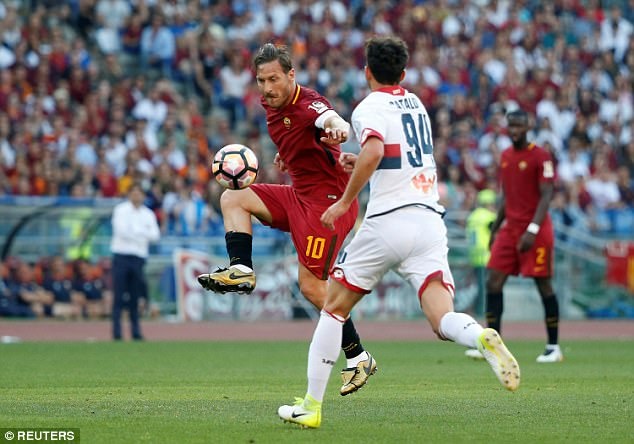 ‘Hoang tu’ Totti nghen ngao trong tran dau cuoi cung cho Roma anh 7