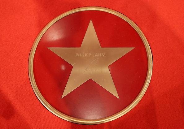 Philipp Lahm lịch lãm bước vào ngôi nhà huyền thoại của Bayern Munich ảnh 7 Philipp Lahm lich lam buoc vao ngoi nha huyen thoai cua Bayern Munich anh 7