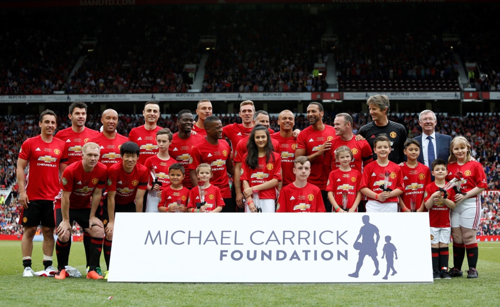 Co dong vien ‘dien dao’ vi pha chuyen bong cua Scholes cho Rooney anh 1